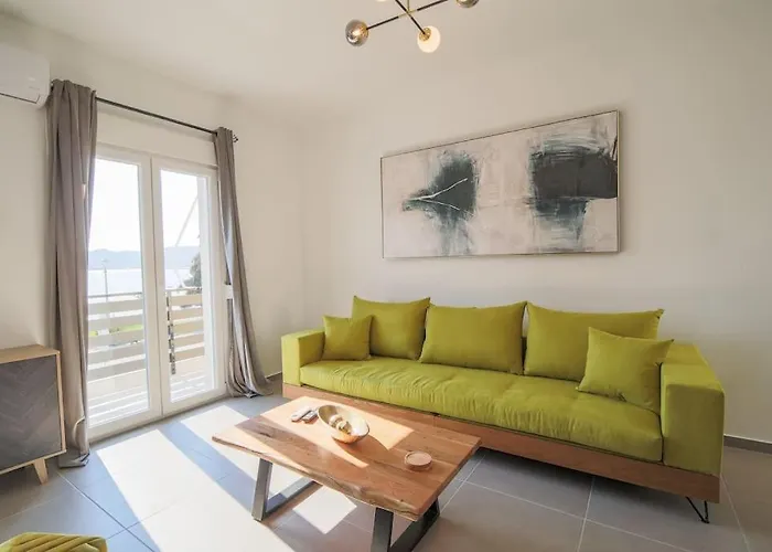 *Oasis* Best View Jacuzzi New Central Apartment